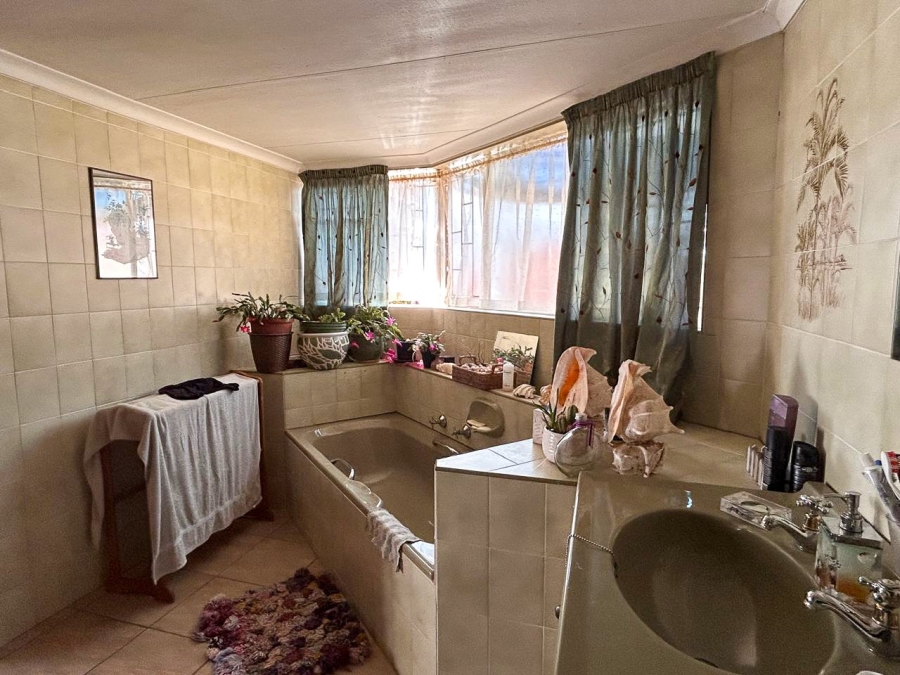 3 Bedroom Property for Sale in Kannoniers Park North West